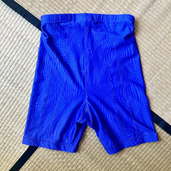 Reebok and Cardi b High Waist Bike Shorts - Picture 5 of 6